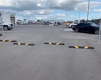 Rubber Speed Bump w/Reflective Strip - 6' x 12" x 2.5"